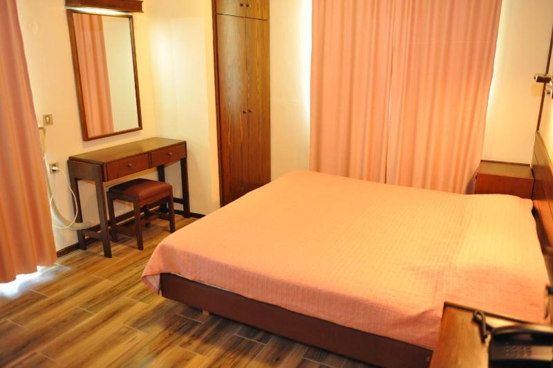 One-Bedroom Apartment image 1