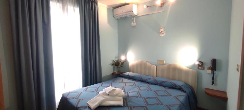 Standard Double Room image 2