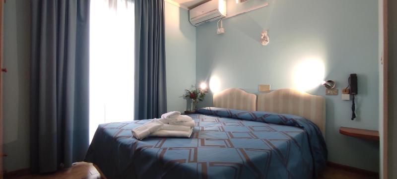 Standard Double Room image 1