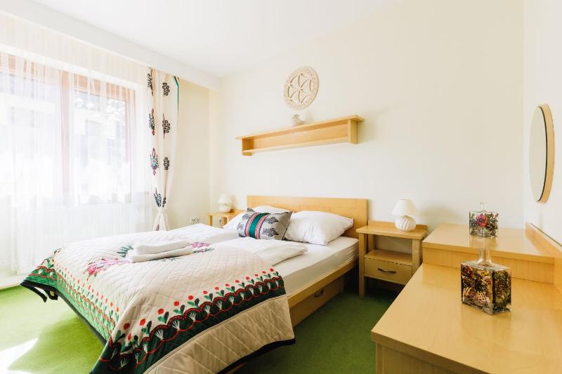 Apartamenty Chata Pod Reglami Zakopane - image 13