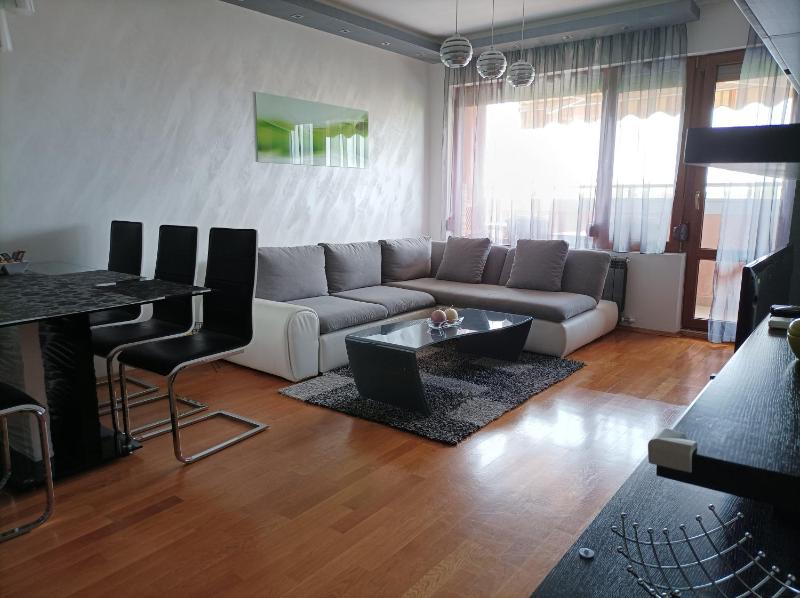 Luxury Panoramic Seaside Apartment Images