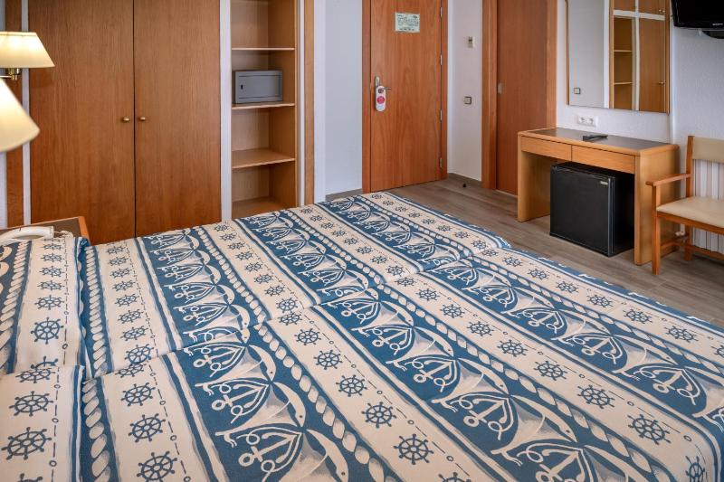 Single Room image 3