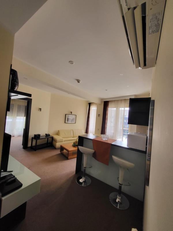 Comfort Two-Bedroom Apartment with Partial Sea View image 3