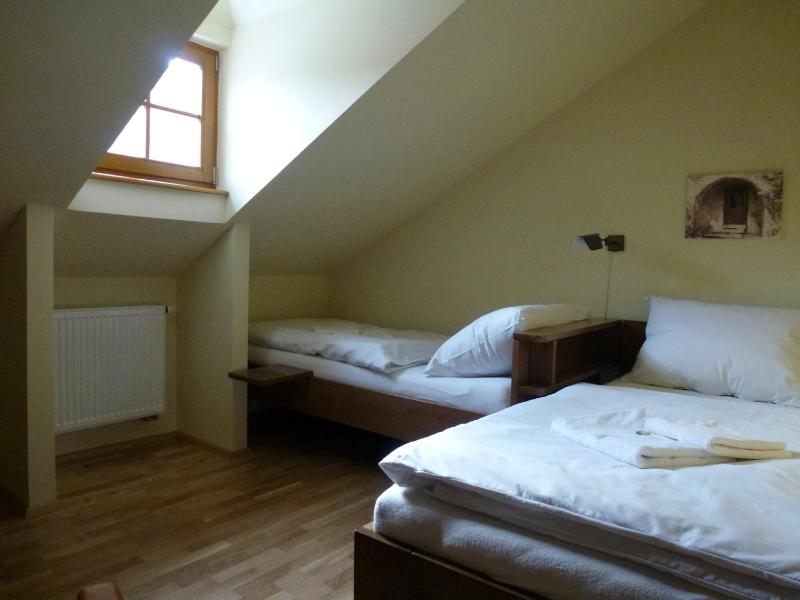 Twin Room image 1