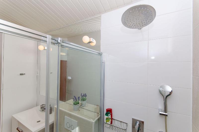 Three-Bedroom Holiday Home  image 2