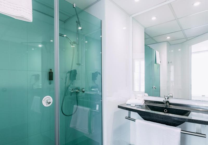Standard Triple Room image 4