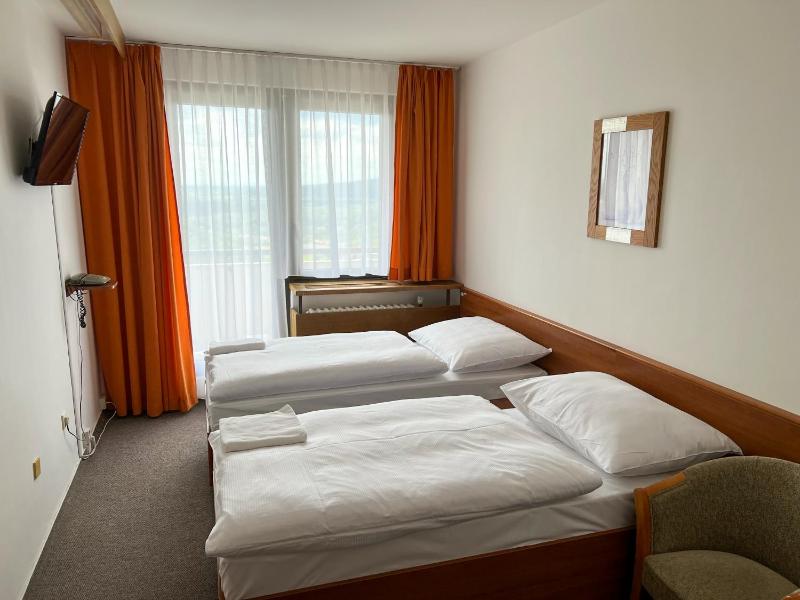Standard Double Room with Balcony image 4