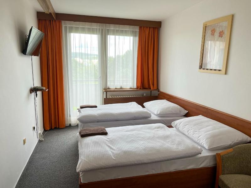 Standard Double Room with Balcony image 3