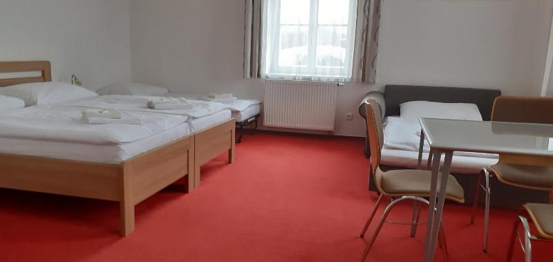 Large Double Room image 4