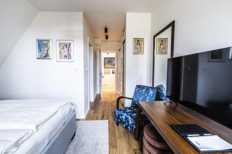 Double Room image 1