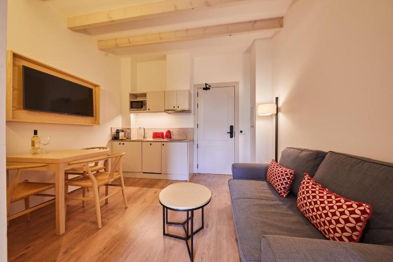 Apartment image 3