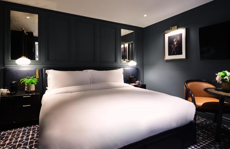 Standard Double Room image 1