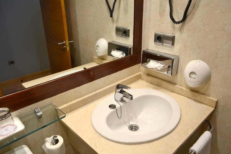 Standard Single Room image 2