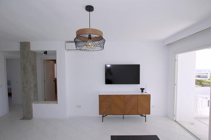 Open plan modern apartment with sea views in Miraflores Mijas Costa - image 13
