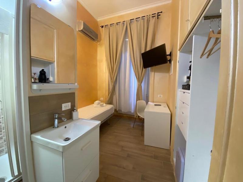 Single Room with Private Bathroom image 1
