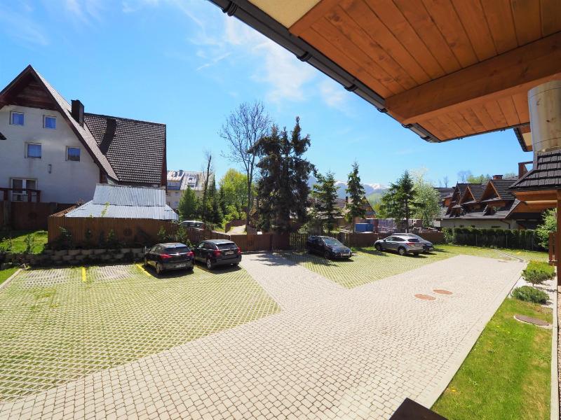 One-Bedroom Apartment image 3