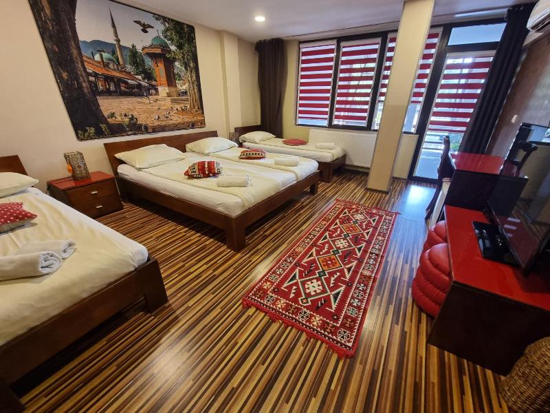 Superior Triple Room with Terrace and River View image 3