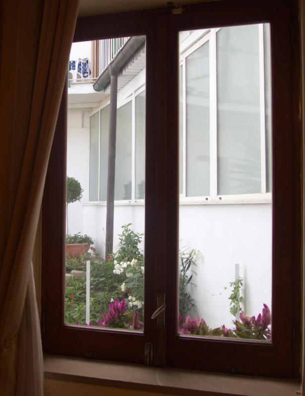 Double room without view image 1