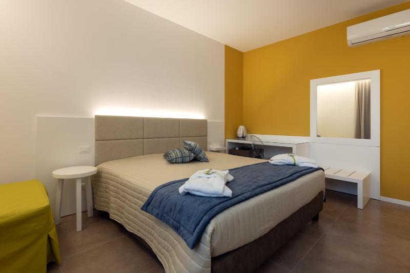 Sirius Luxury Rooms - image 26