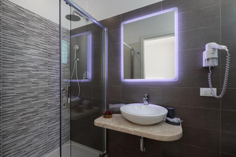 Sirius Luxury Rooms - image 2