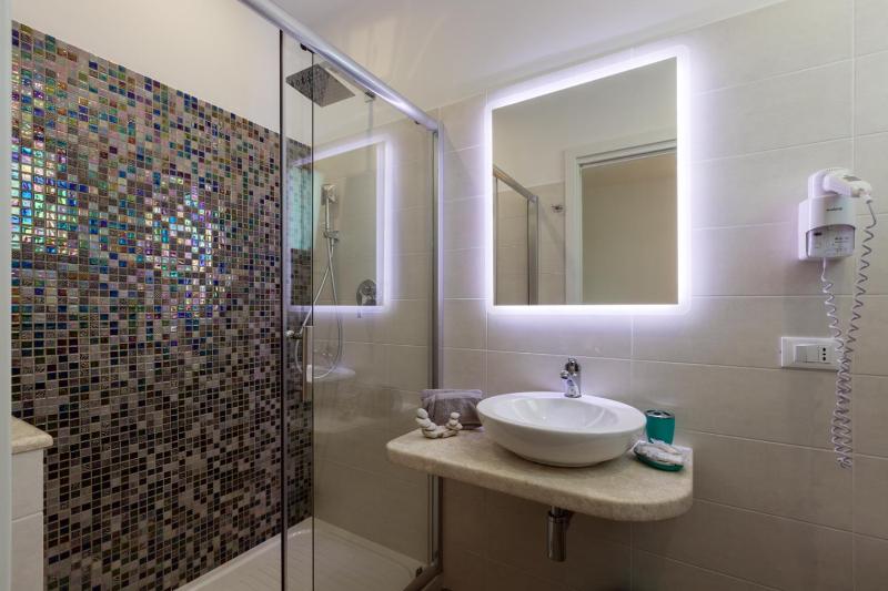 Sirius Luxury Rooms - image 25