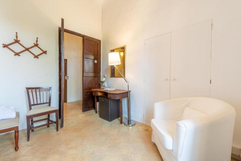Basic Twin Room with Private External Bathroom image 4