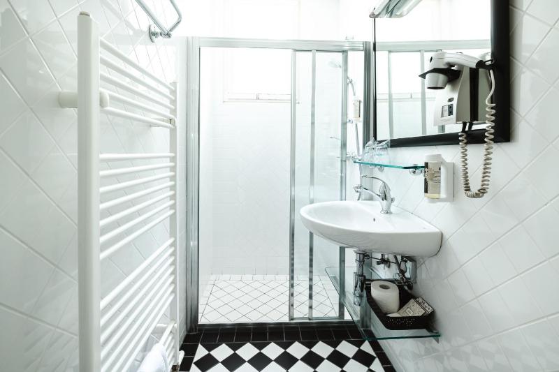 Small Double Room image 1