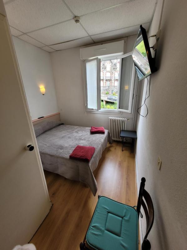Double Room image 2