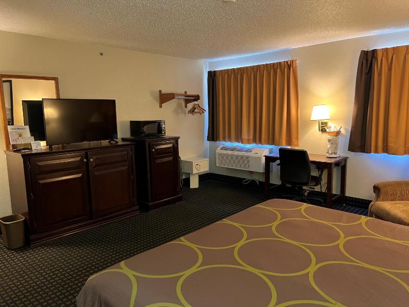 King Room - Non-Smoking image 3