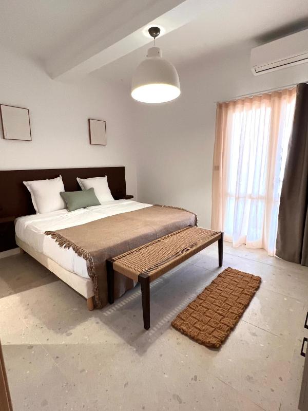 Double Room with Balcony and Sea View image 2