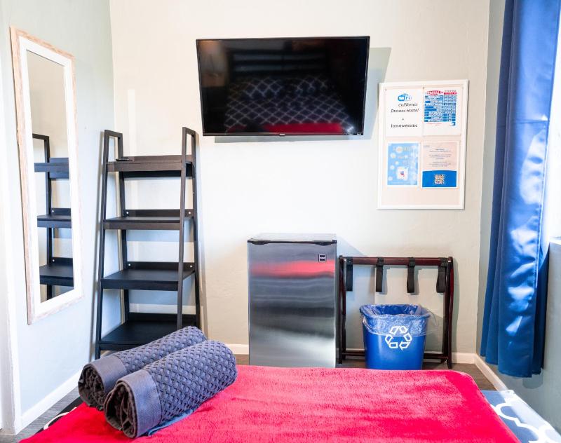 California Dreams Hostel - Ocean Beach - image 14