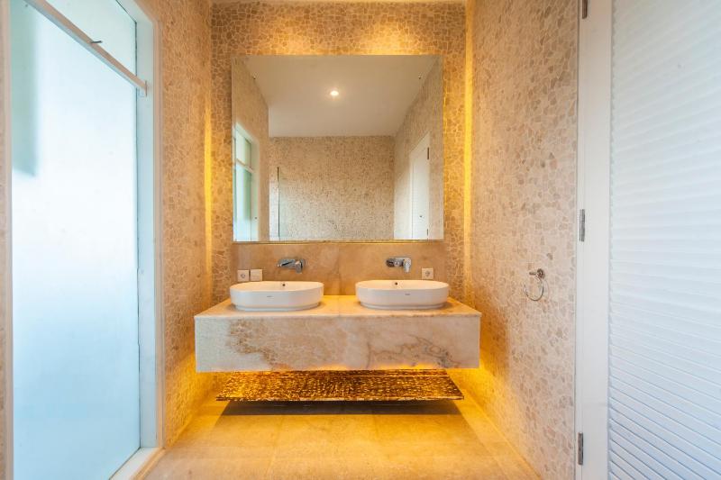 Aarna Haven Seminyak - image 11