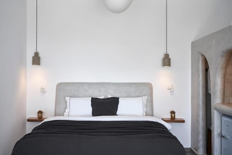 Double Room with Sea and Garden View image 3