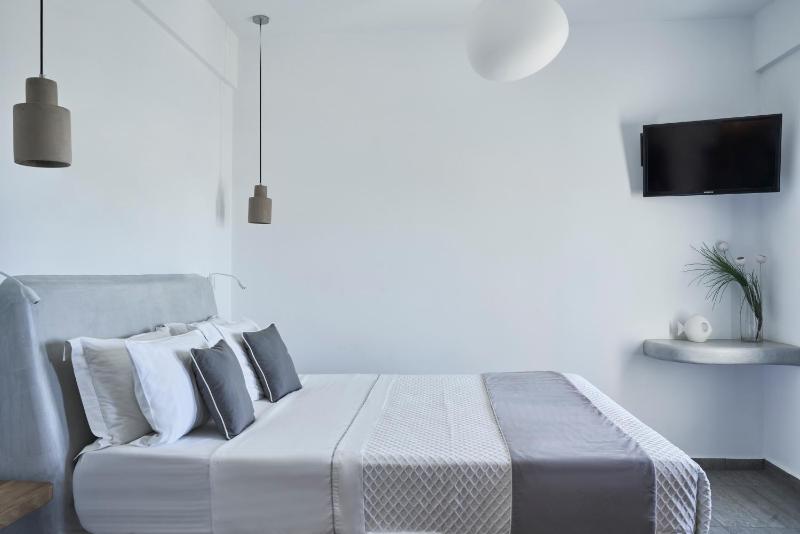 Double Room with Sea and Garden View image 4