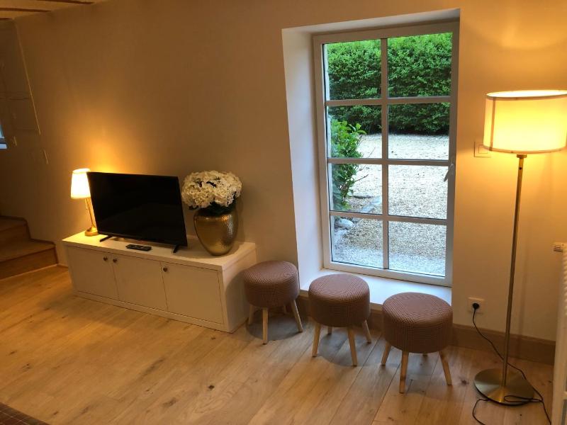 Two-Bedroom House image 4