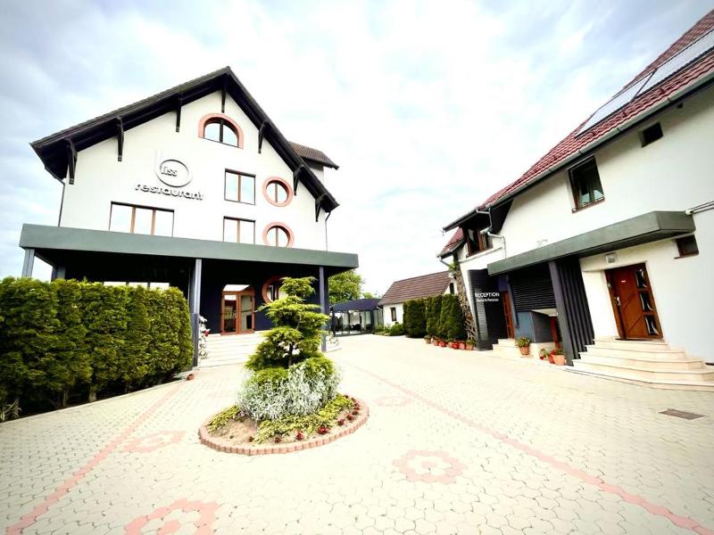 Hotel Bliss - image 24