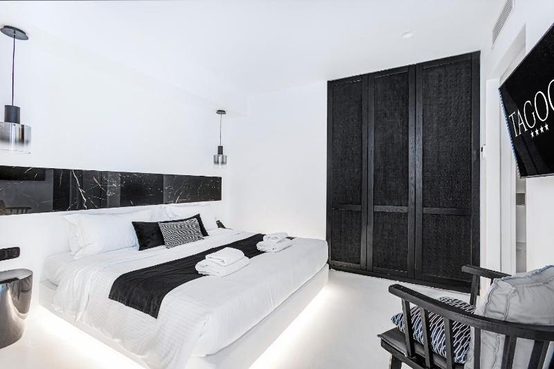 Premium Two-Bedroom Suite with Private Pool image 4