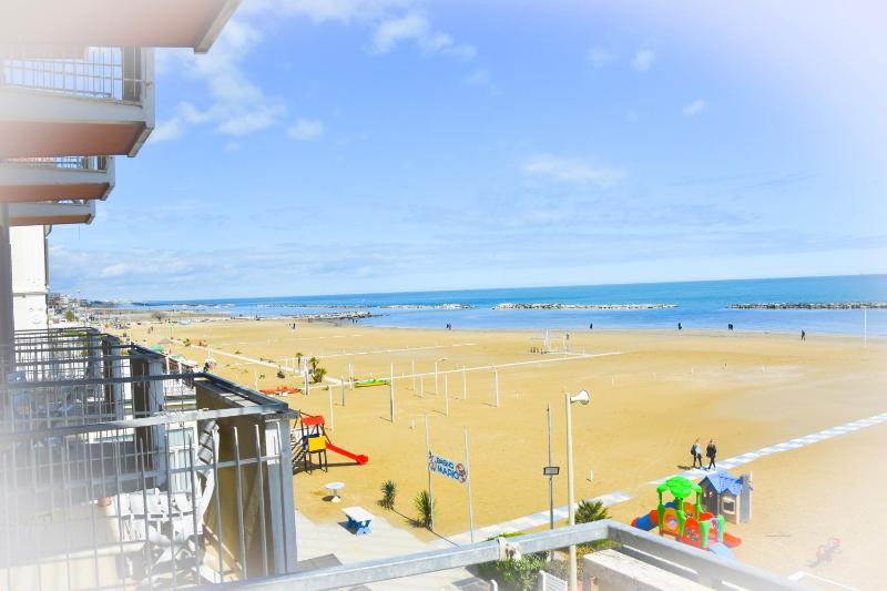 Hotel Suprem sul Mare - image 6
