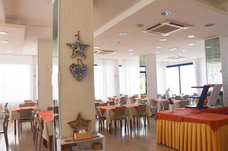 Hotel Suprem sul Mare - image 8