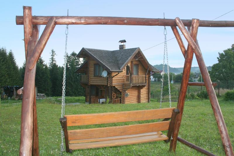 Two-Bedroom Cottage image 3