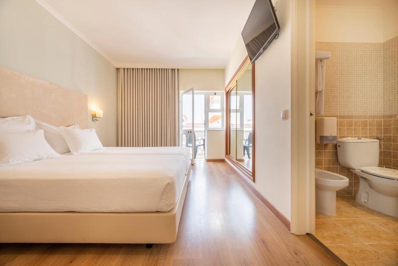 Comfort Double or Twin Room with Balcony image 3