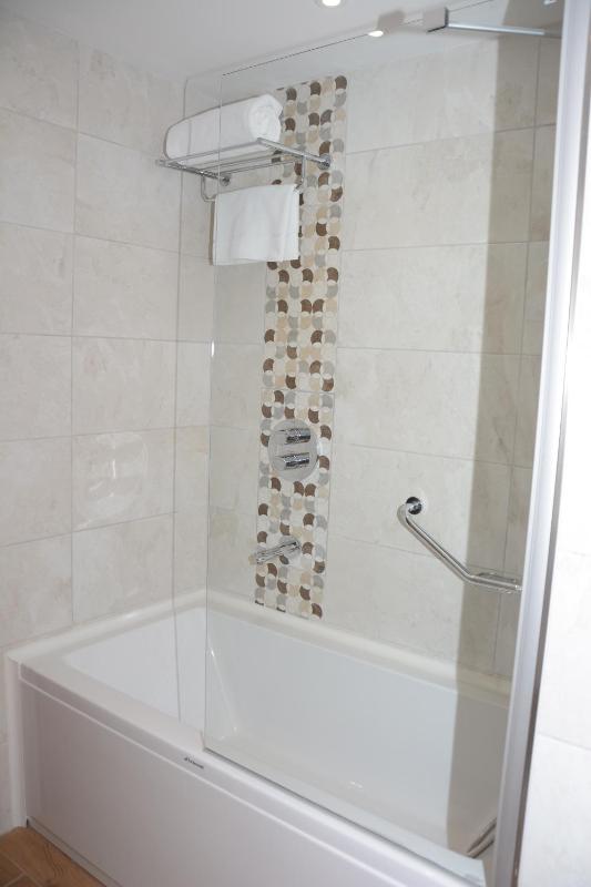 Superior Twin Room image 2