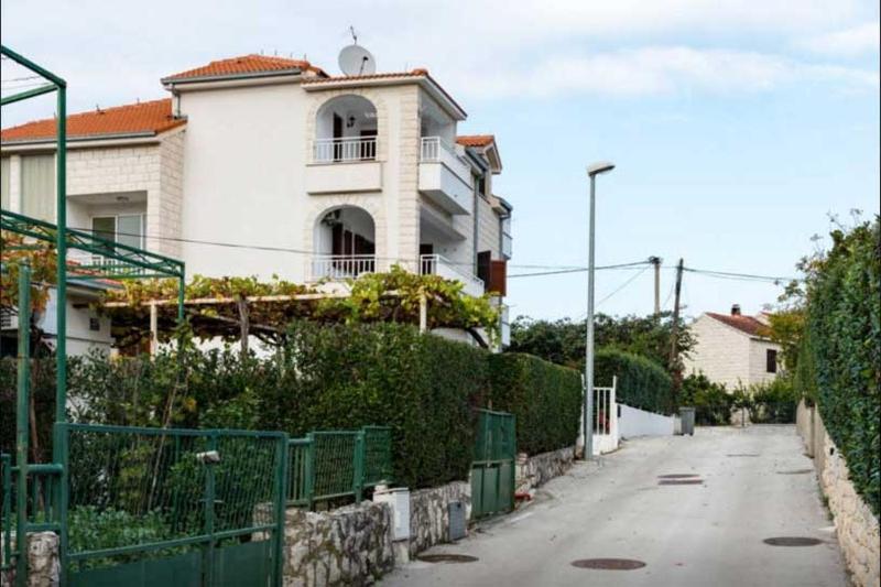 Apartment in Supetar with sea view terrace air conditioning W-LAN 3553-1 - image 8