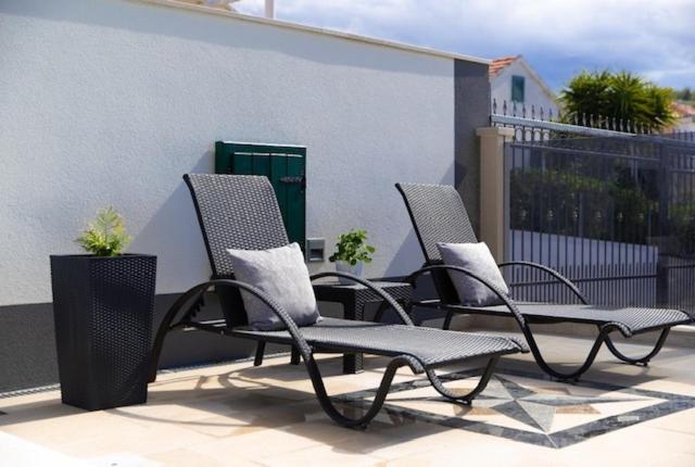 Apartment in Supetar with sea view balcony air conditioning W-LAN 3553-2 - image 6