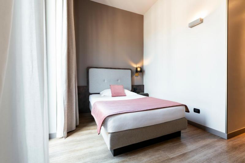 Single Room image 2