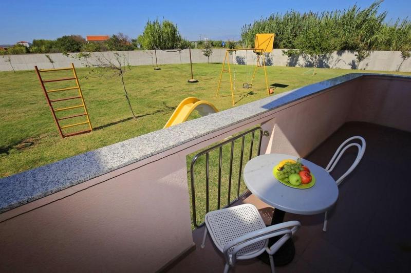 Holiday apartment in Privlaka with sea view balcony air conditioning WiFi 3598-1 - image 13