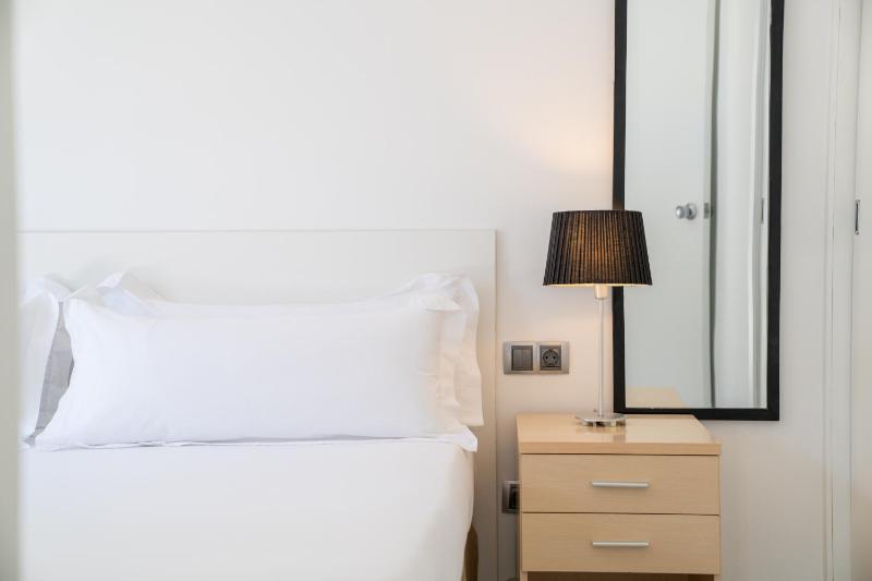One-Bedroom Apartment image 2