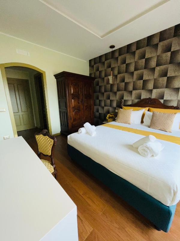 Double Room with Sea View image 1