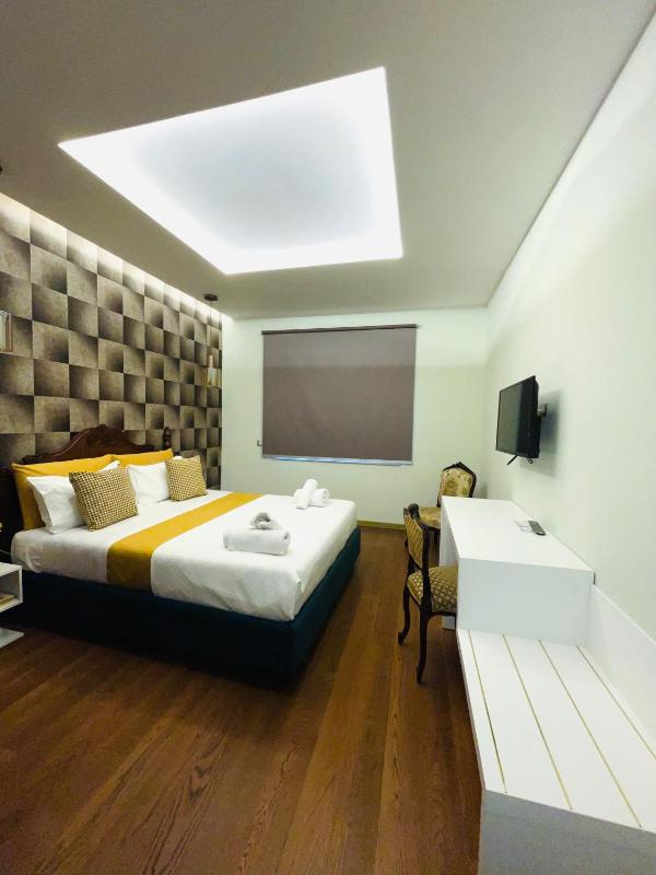Double Room with Sea View image 4