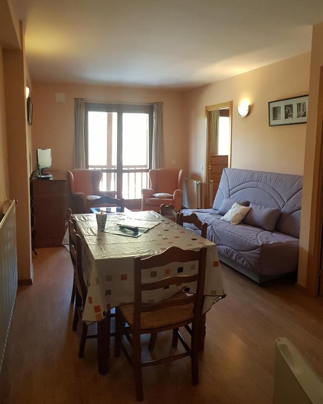Apartment with Mountain View image 1
